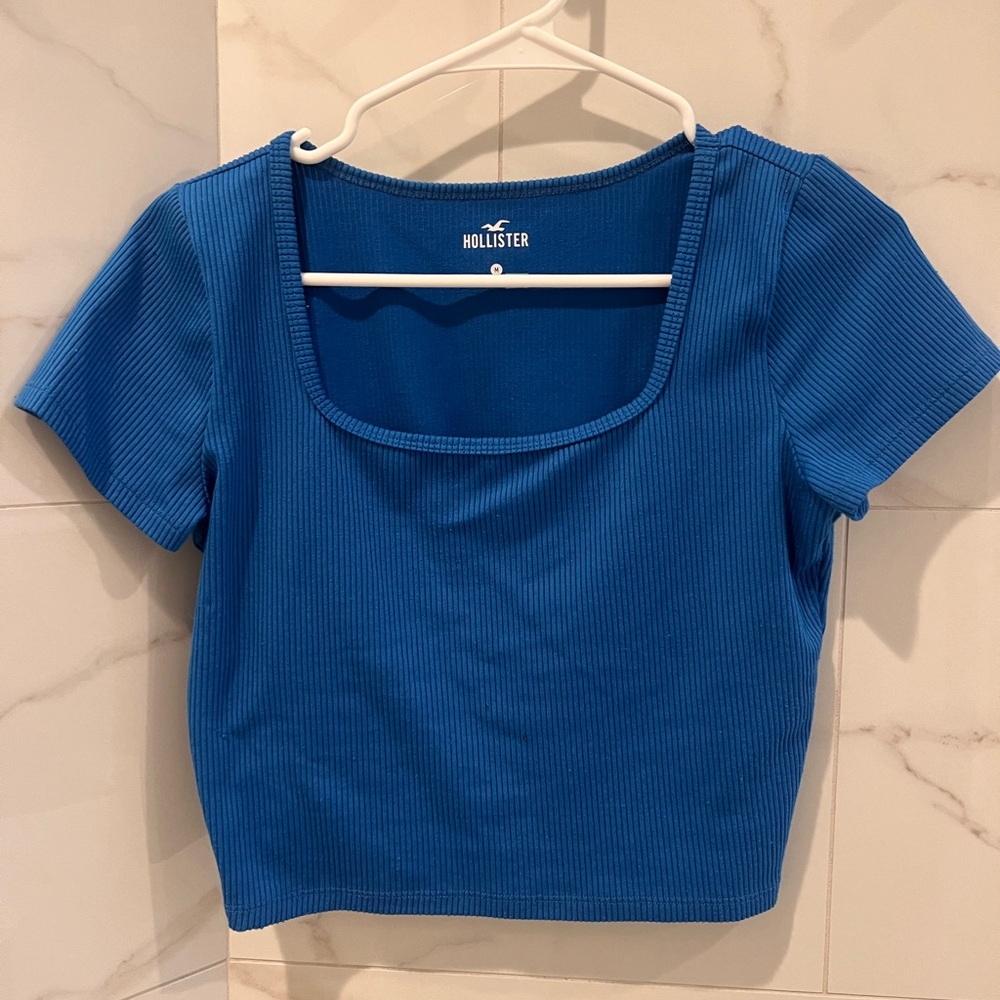 Hollister Women's Vibrant Blue Crop Top